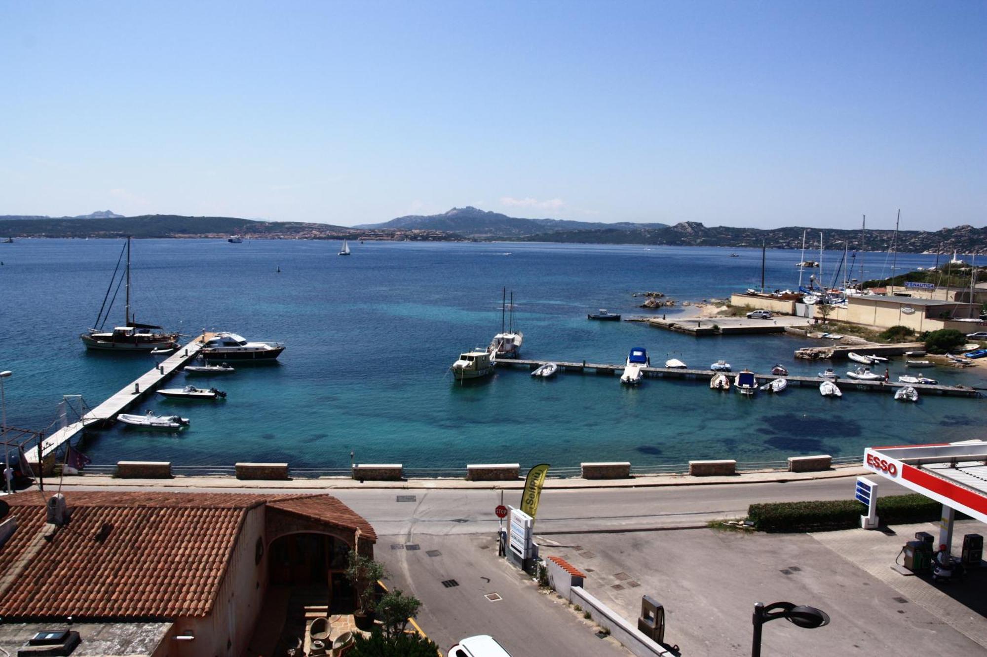Hotel Miralonga La Maddalena  Exteriör bild